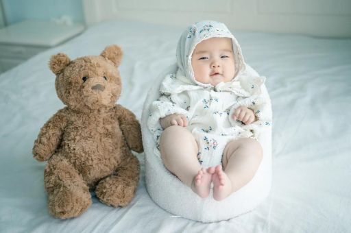 资阳宝宝吃不饱母乳的症状